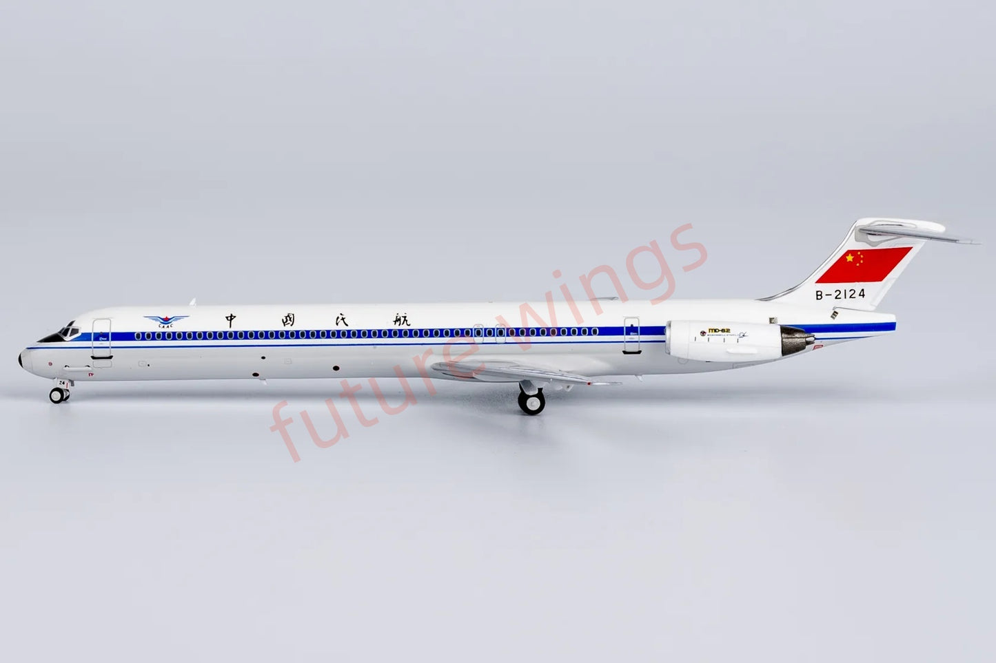 1:400 NG Models NG83016 CAAC McDonnell Douglas MD-82 B-2124 Aircraft Model+Free Tractor