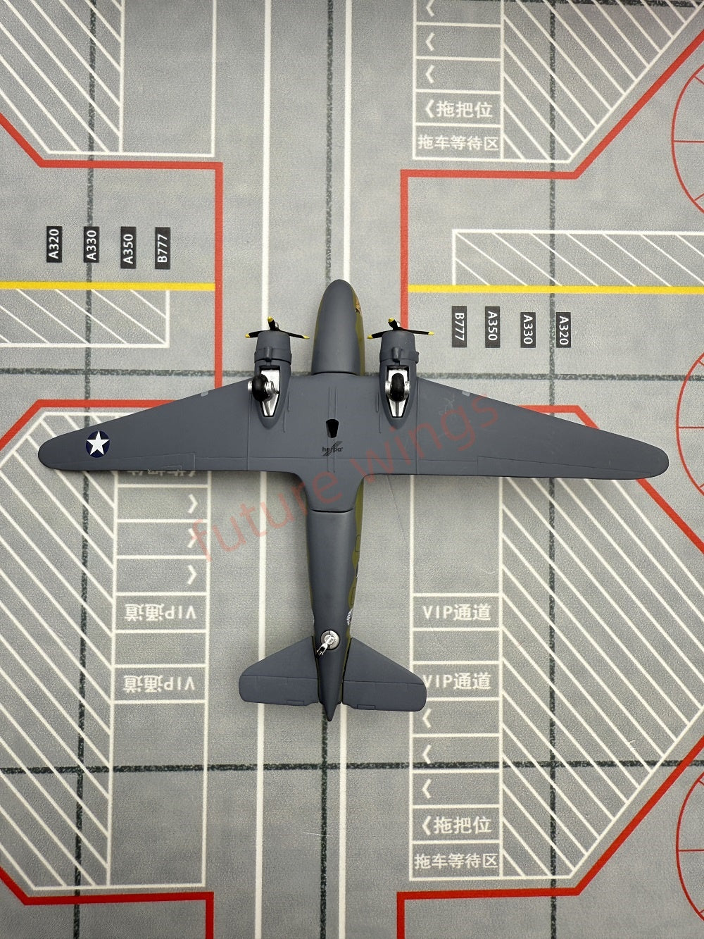 1:200 Herpa Wings 572706 USAF Douglas C-53  41-20095 Diecast Aircraft Model