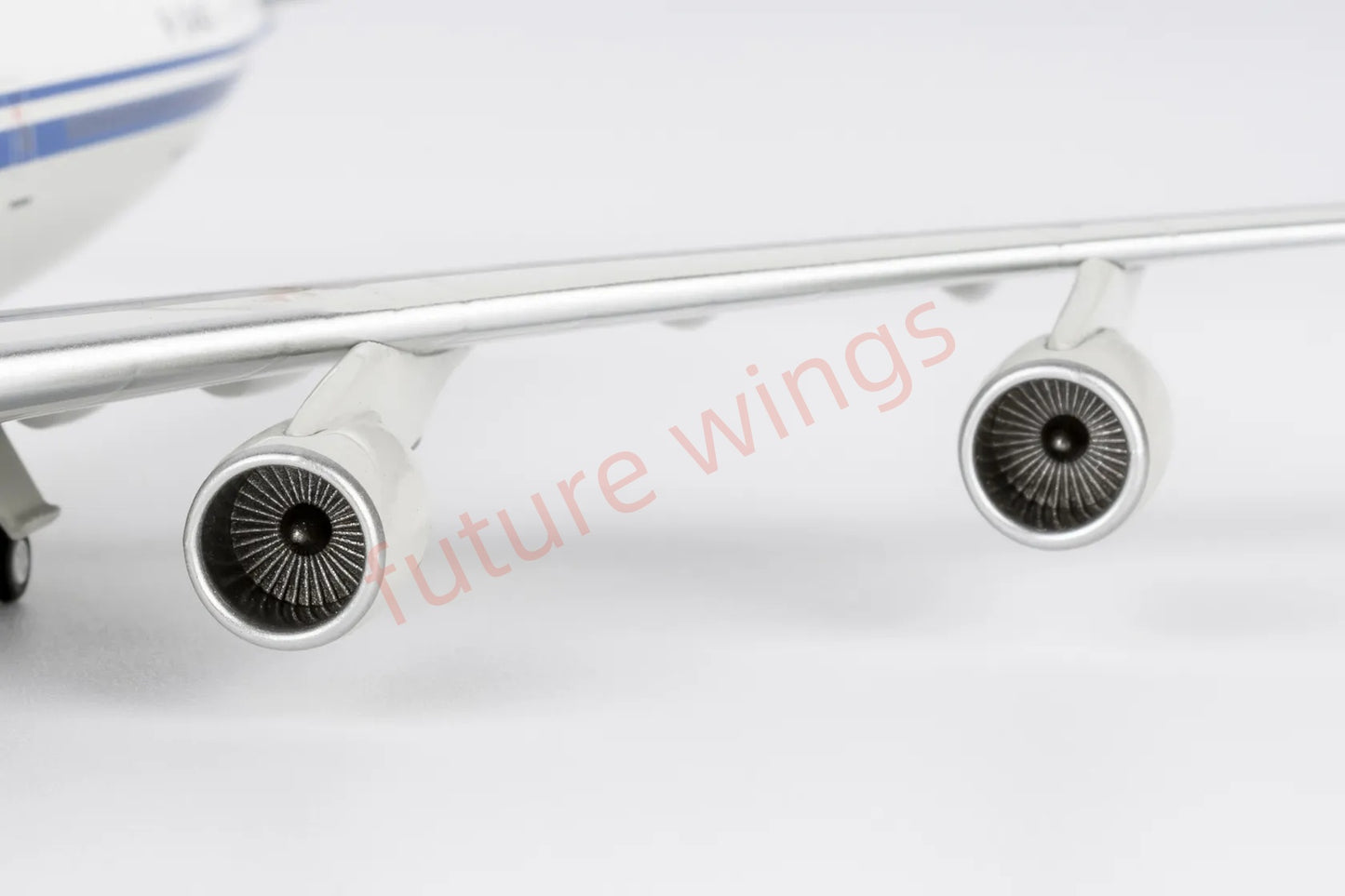 1:400 NG Models NG04001 Air China B747-400 B-2445 ""Luxury Package"Aircraft Model+Free Tractor