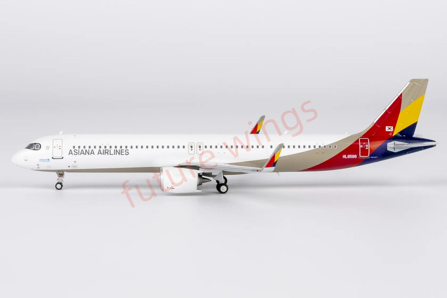 1:400 NG Models NG13129 Asiana Airlines A321neo HL8586 Aircraft Model+Free Tractor