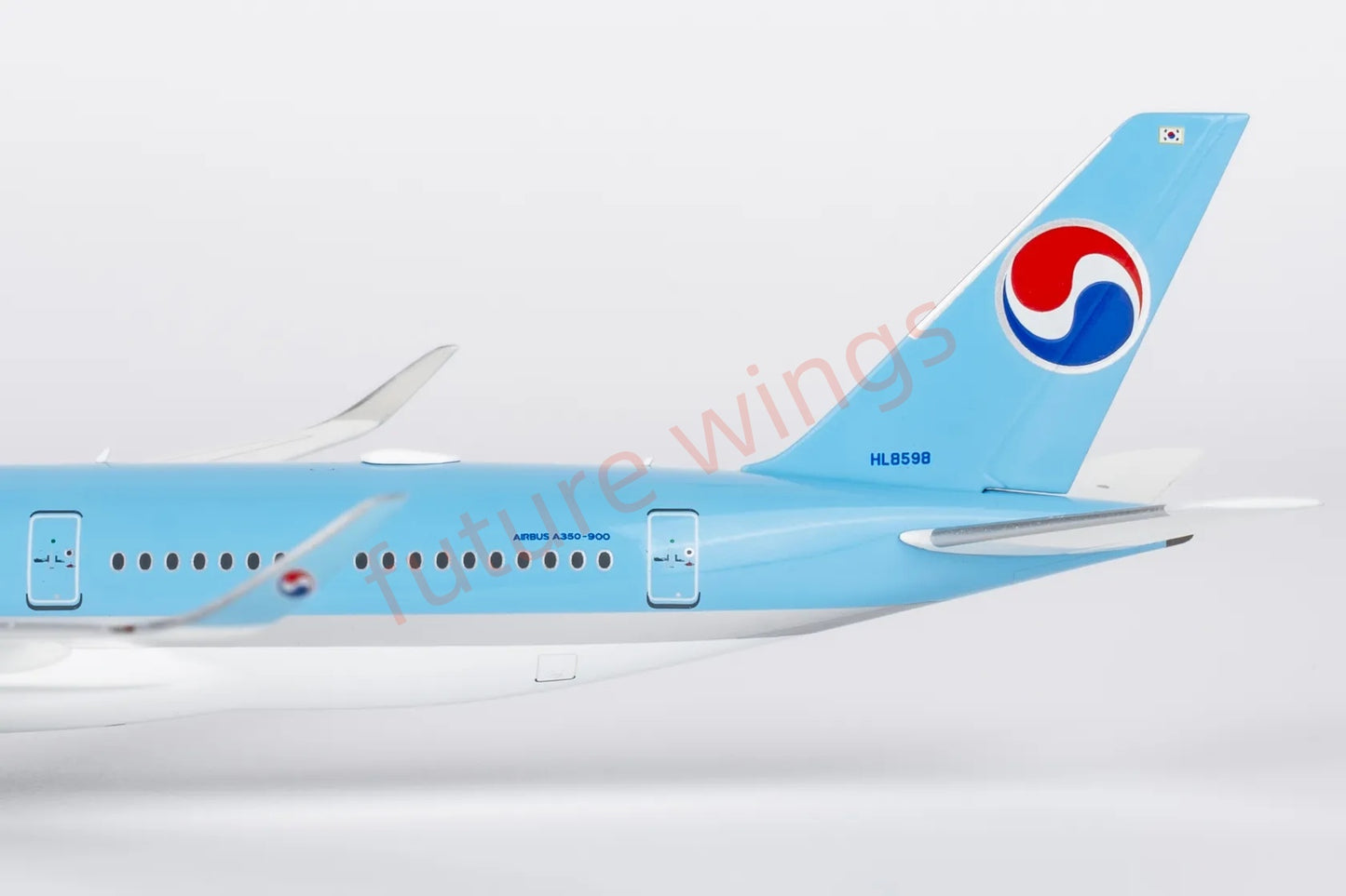 1:400 NG Models NG39102 Korean Air A350-900 HL8598 Aircraft Model+Free Tractor