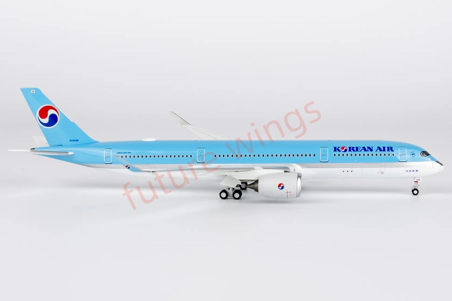 1:400 NG Models NG39102 Korean Air A350-900 HL8598 Aircraft Model+Free Tractor
