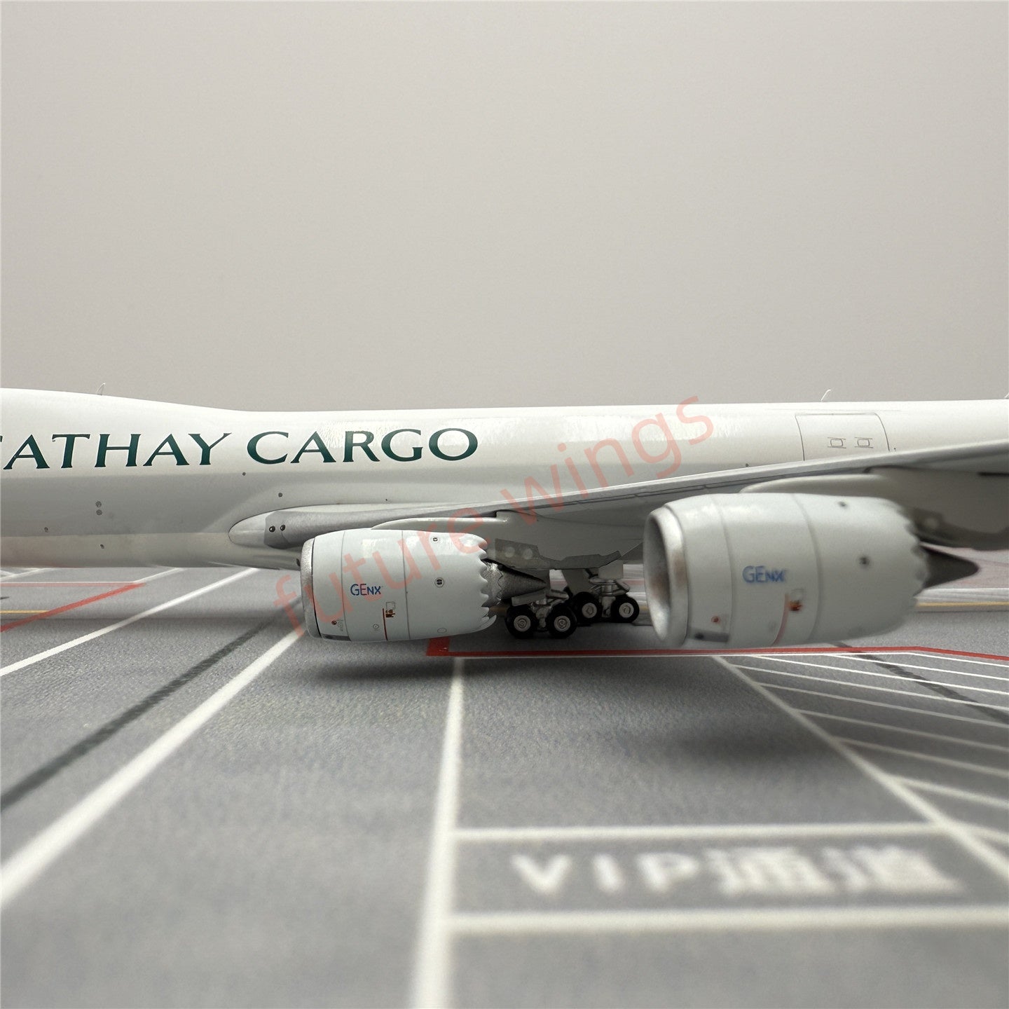 1:400 YY Wings Cathay Cargo B747-8F B-LJN Aircraft Model Free Tractor +Stand