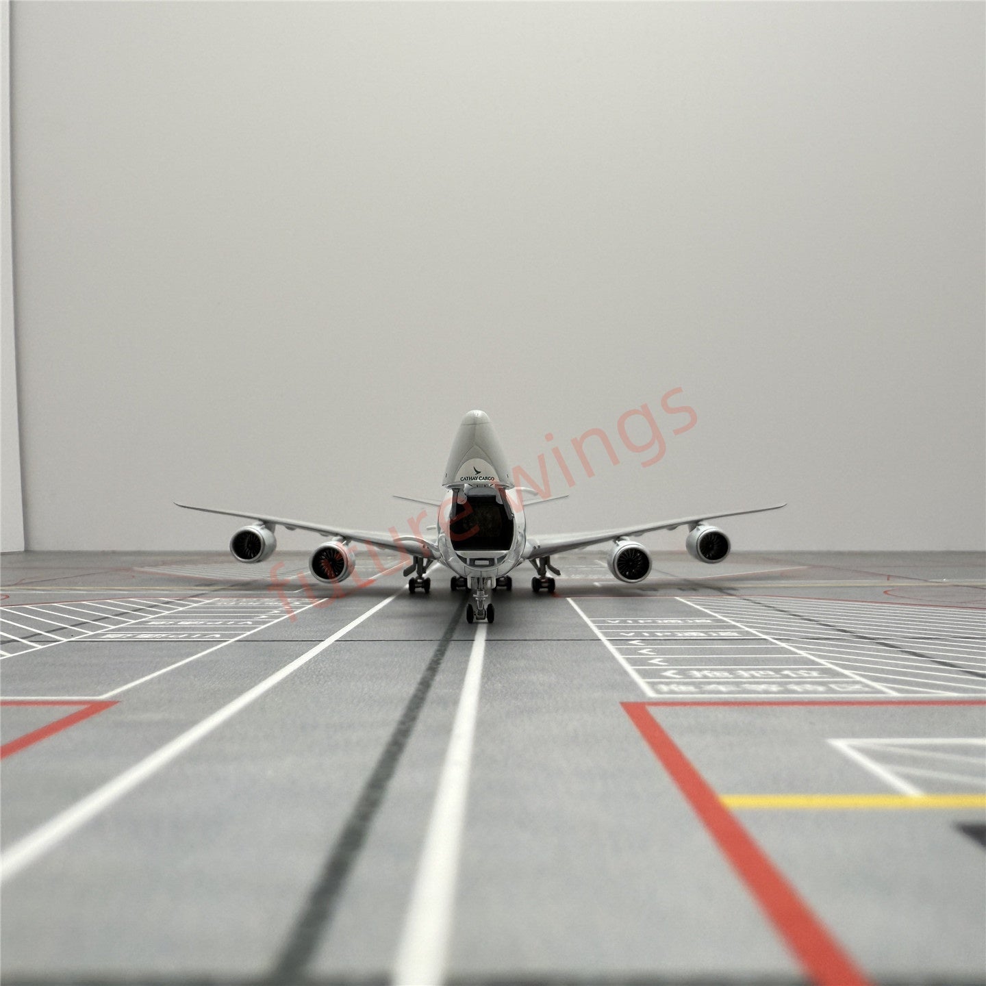1:400 YY Wings Cathay Cargo B747-8F B-LJN Aircraft Model Free Tractor +Stand