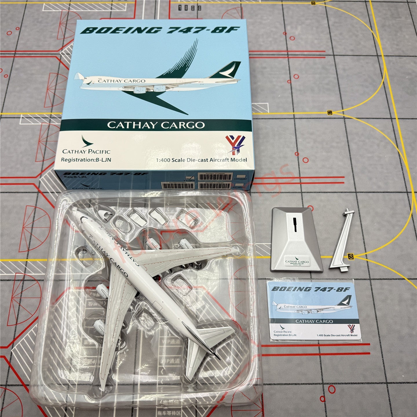 1:400 YY Wings Cathay Cargo B747-8F B-LJN Aircraft Model Free Tractor +Stand