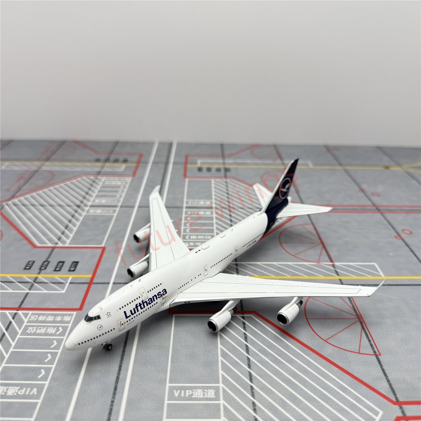 1:400 YY Wings Lufthansa Airlines B747-400 D-ABVY D-ABTA Aircraft Model+Free Tractor