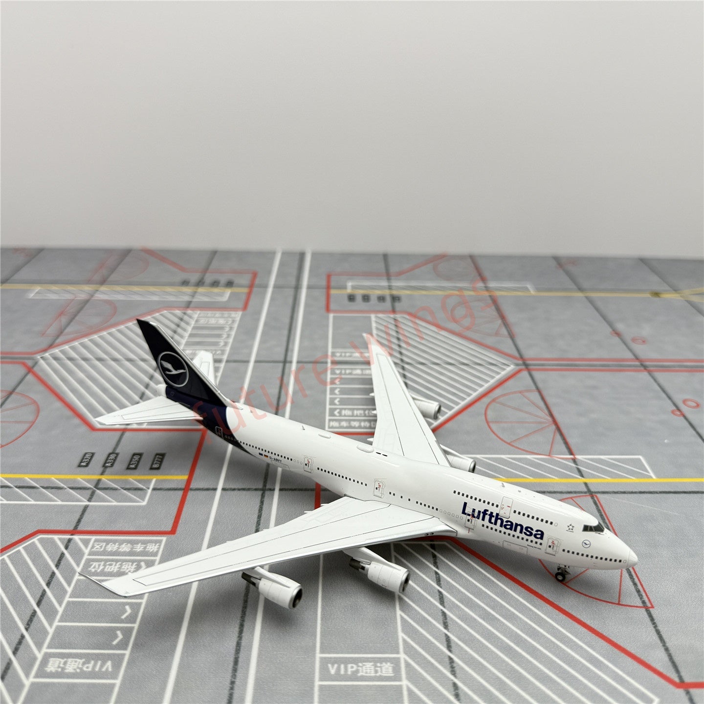 1:400 YY Wings Lufthansa Airlines B747-400 D-ABVY D-ABTA Aircraft Model+Free Tractor