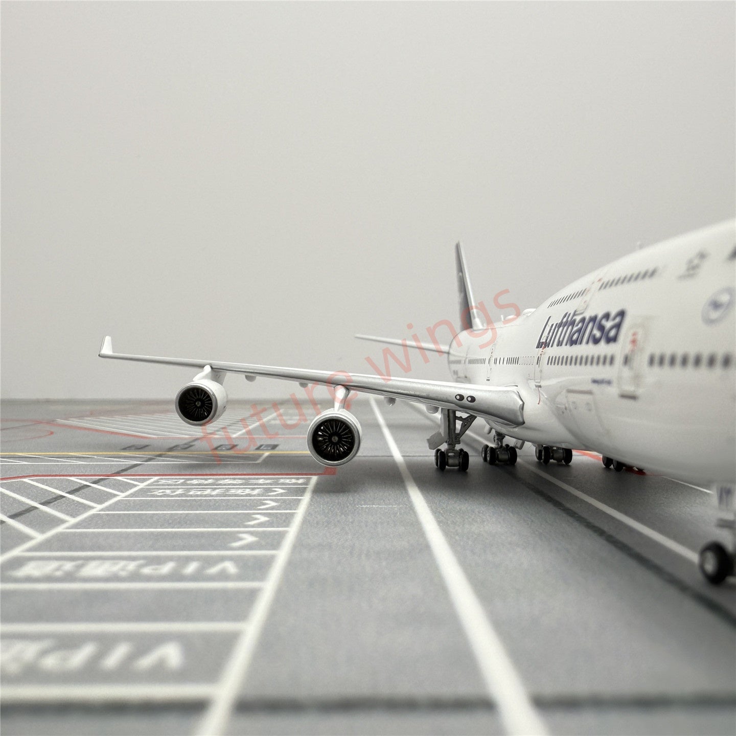 1:400 YY Wings Lufthansa Airlines B747-400 D-ABVY D-ABTA Aircraft Model+Free Tractor