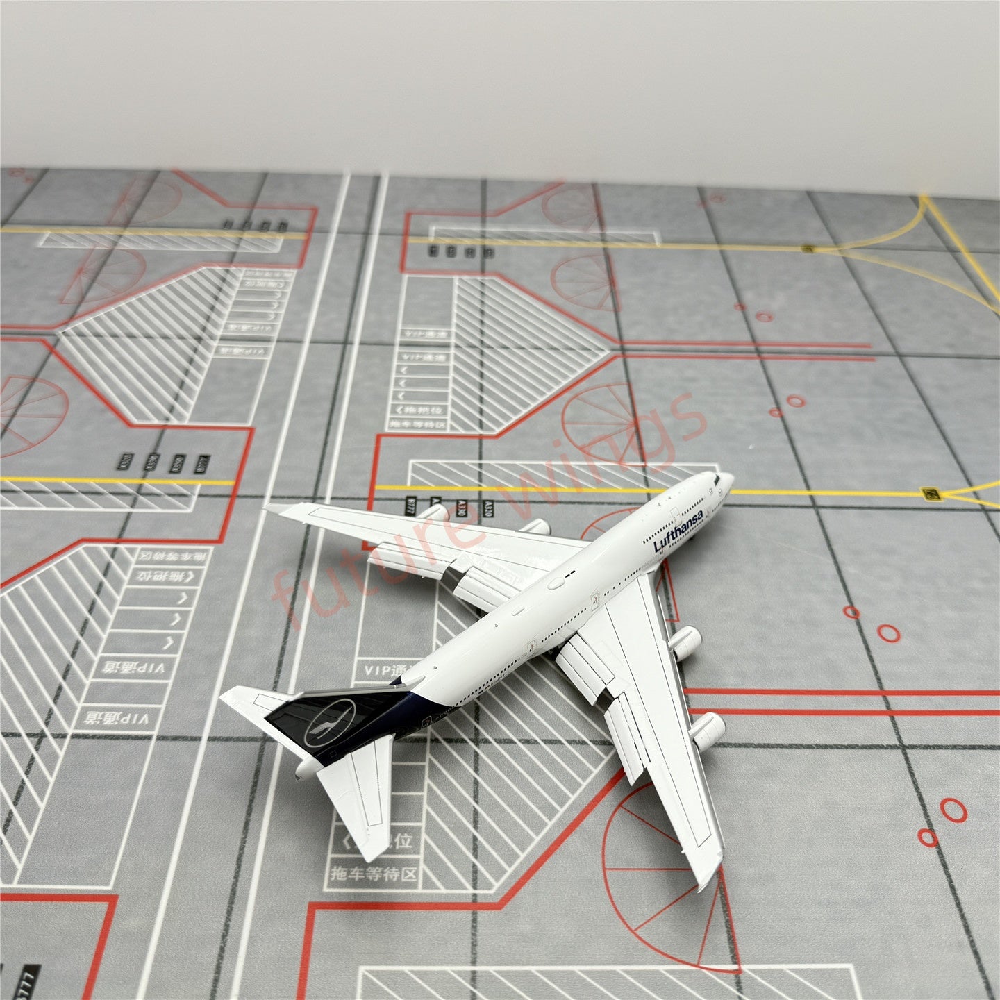 1:400 YY Wings Lufthansa Airlines B747-400 D-ABVY D-ABTA Aircraft Model+Free Tractor
