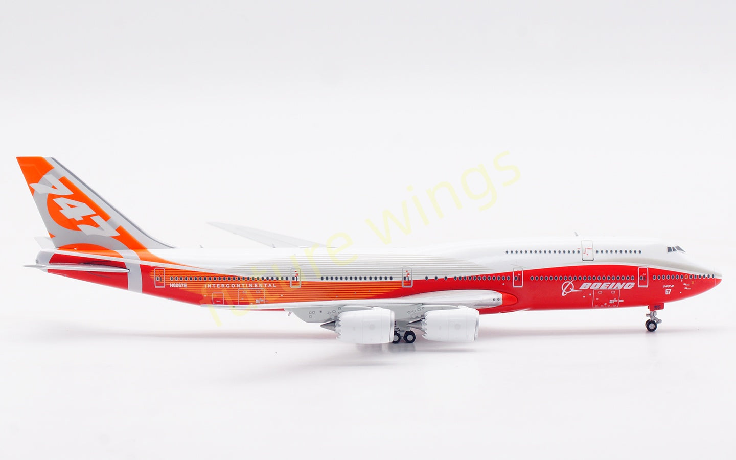 1:400 HX Models Boeing B747-8 N6067E Aircraft Model With Stand+Free Tractor