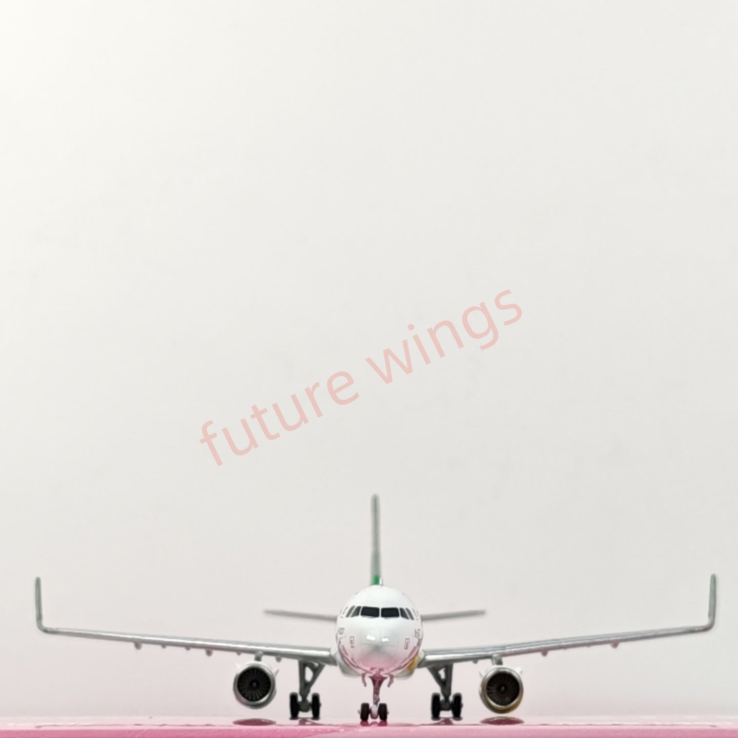 1:400 HYJL Wings EVA Air A321 B-16207 "Hello Kitty" Aircraft Model+Free Tractor
