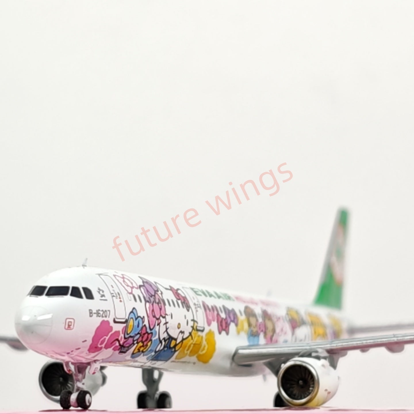 1:400 HYJL Wings EVA Air A321 B-16207 "Hello Kitty" Aircraft Model+Free Tractor