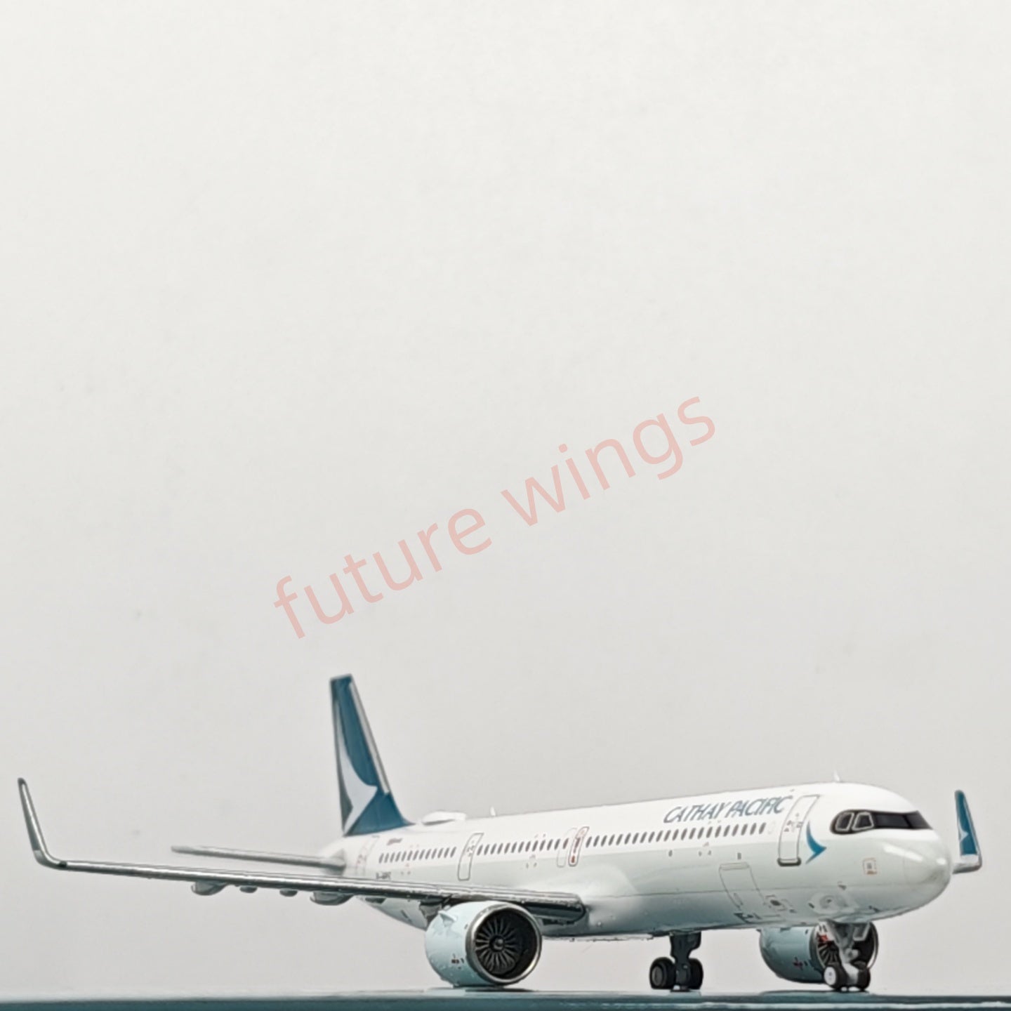 1:400 HYJL Wings Cathay Pacific Airbus A321neo B-HPS Aircraft Model+Free Tractor