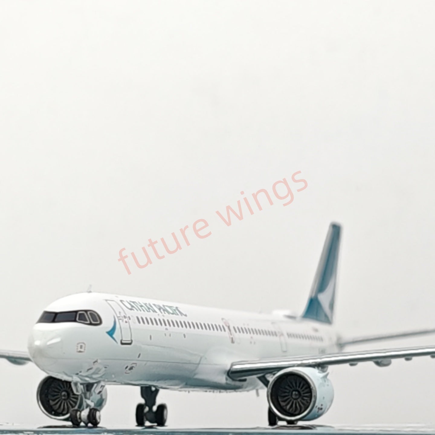 1:400 HYJL Wings Cathay Pacific Airbus A321neo B-HPS Aircraft Model+Free Tractor