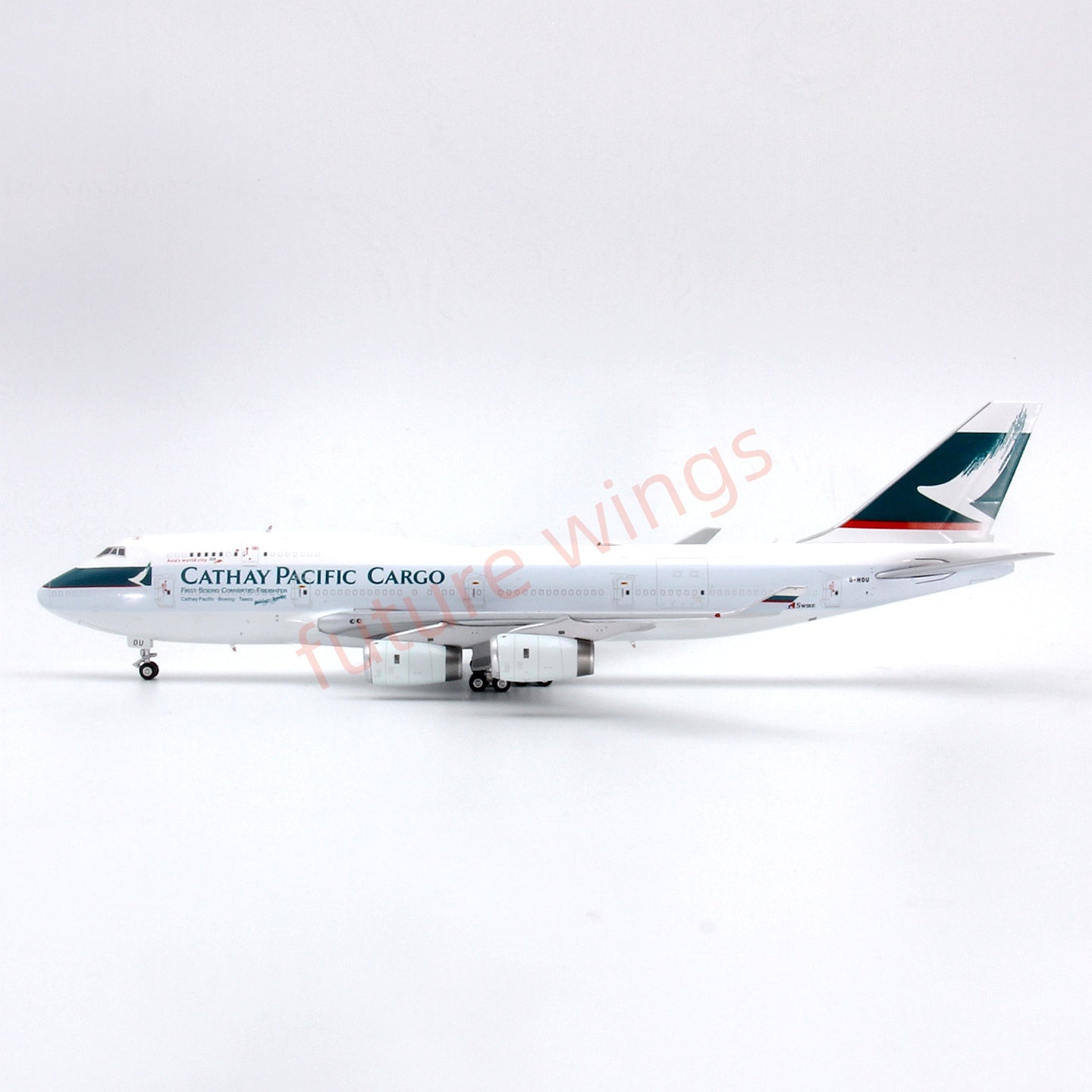 1:400 CW Cathay Pacific Cargo B747-400BCF B-HOU Aircraft Model+Free Tractor