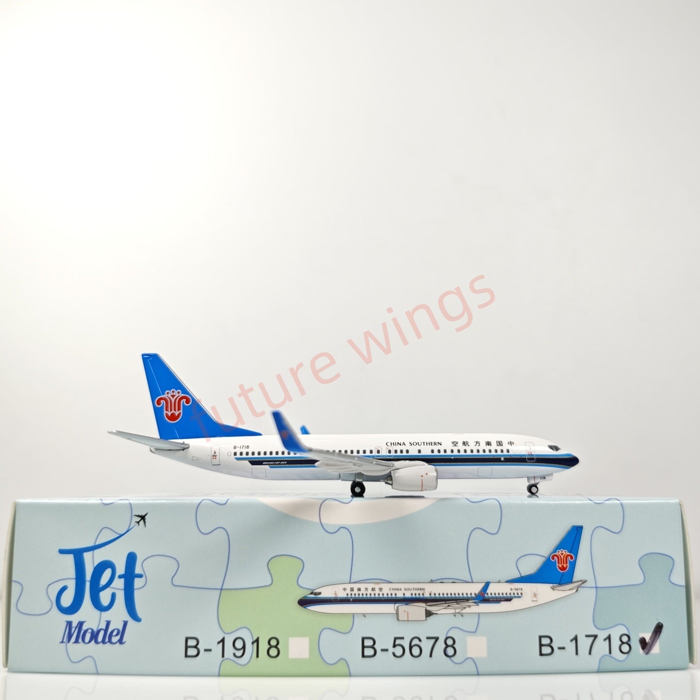 1:400 Jet Model China Southern Airlines B737-800 B-1718 B-1918 B-5678 Aircraft Model+Free Tractor