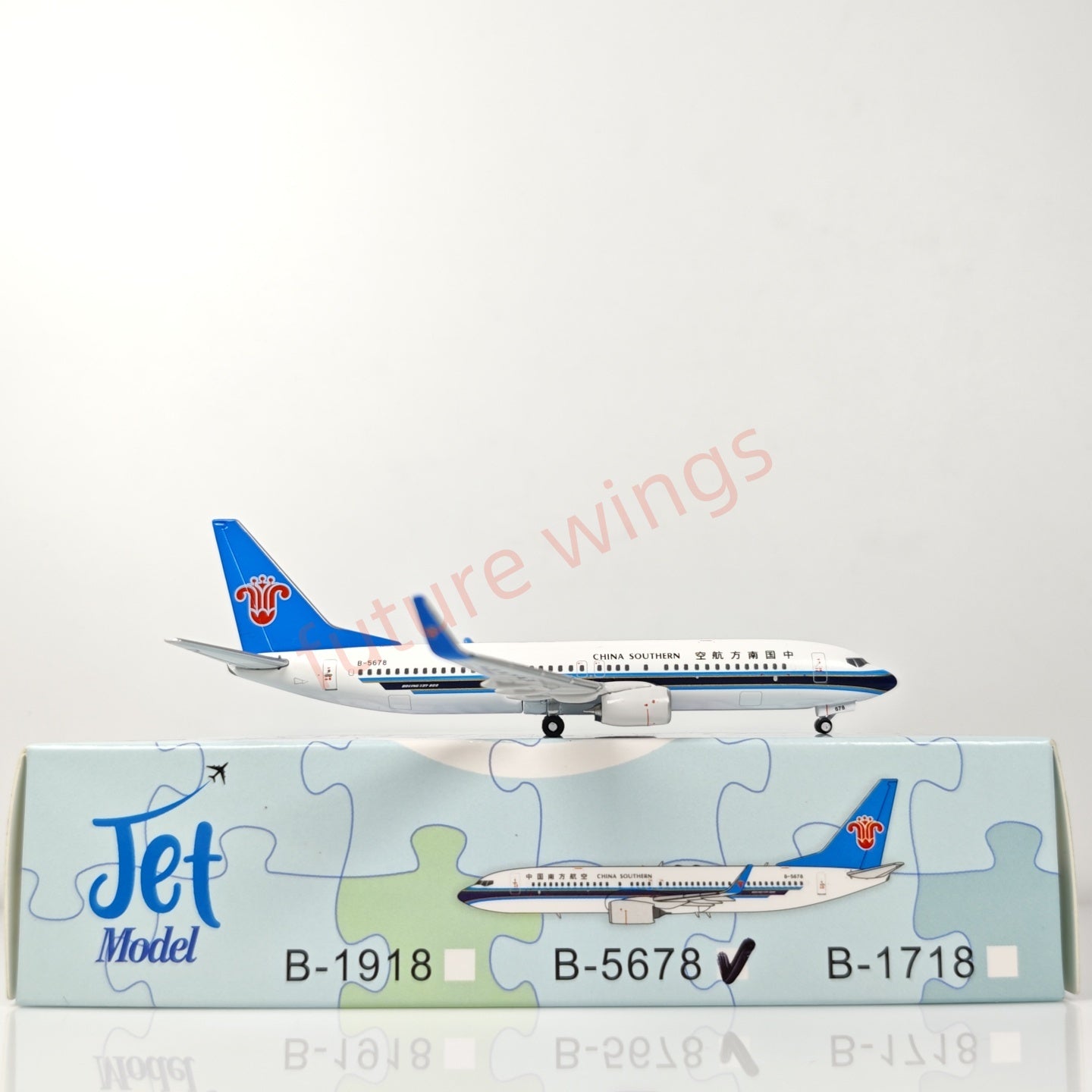 1:400 Jet Model China Southern Airlines B737-800 B-1718 B-1918 B-5678 Aircraft Model+Free Tractor