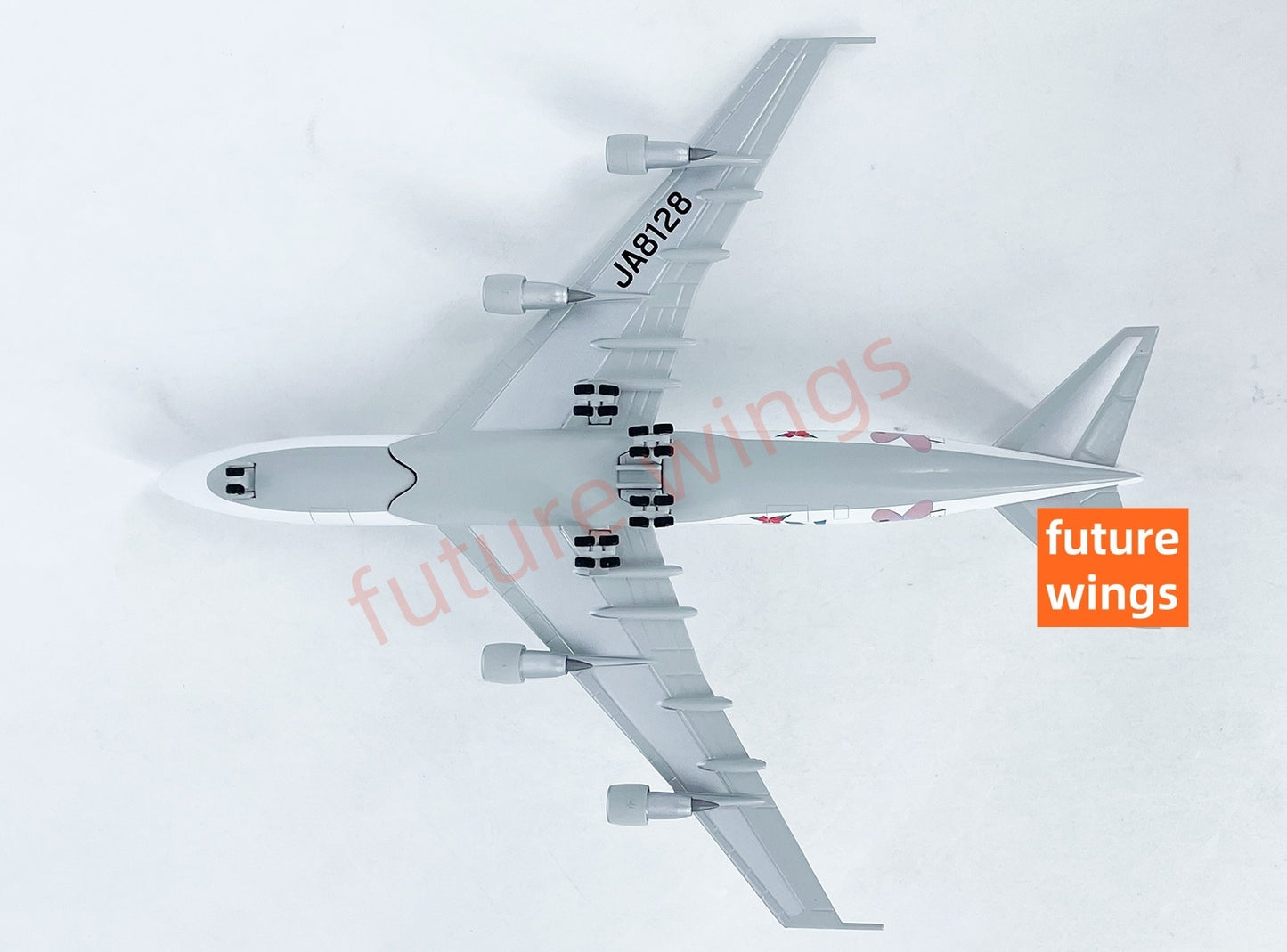 1:400 Jet Model Japan Airlines JAL B747-100 JA8128 Aircraft Model+Free Tractor