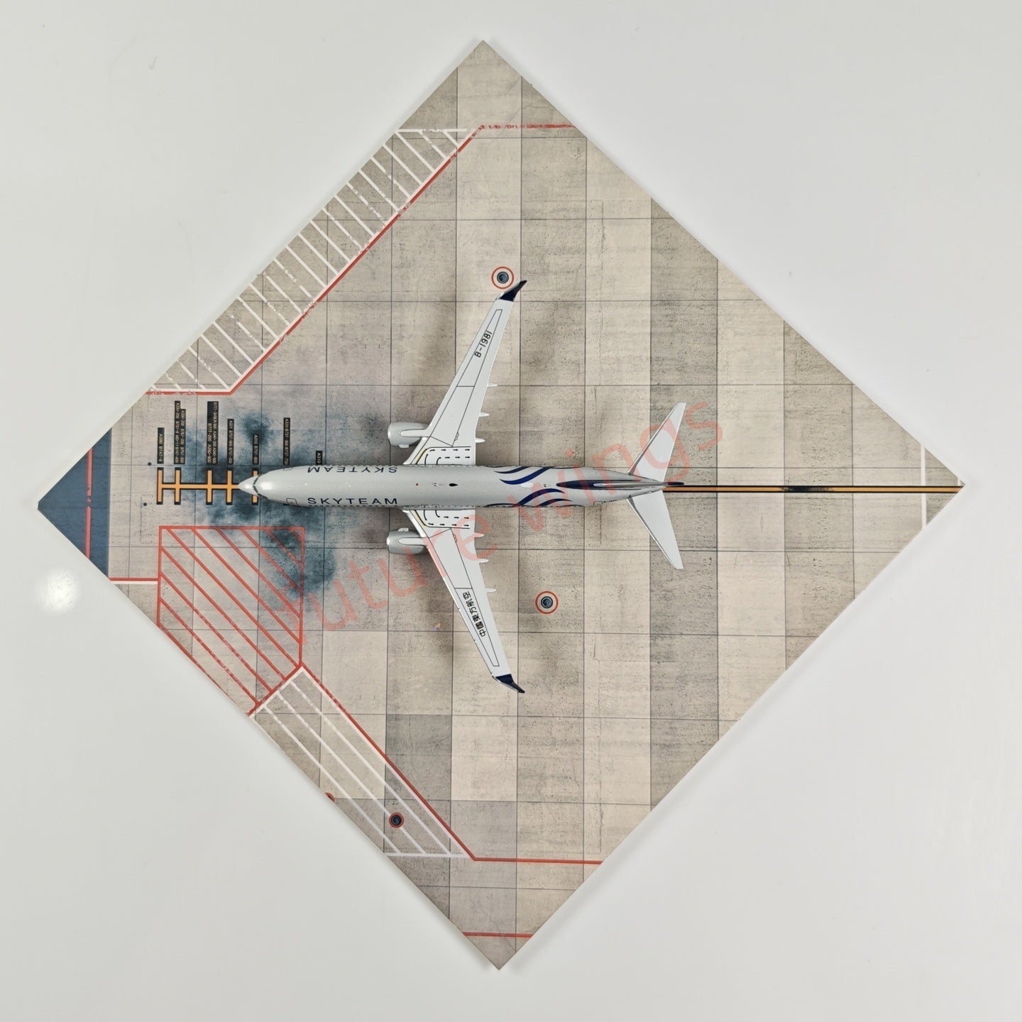 1:400 AeroPolaris China Eastern Airlines B737-800 B-1981 "SKYTEAM"Aircraft Model+Free Tractor
