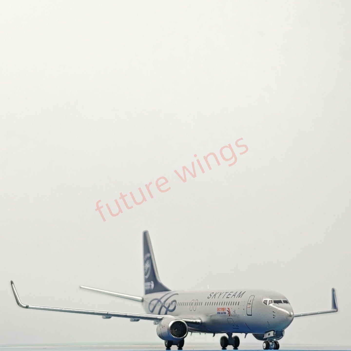 1:400 AeroPolaris China Eastern Airlines B737-800 B-1981 "SKYTEAM"Aircraft Model+Free Tractor