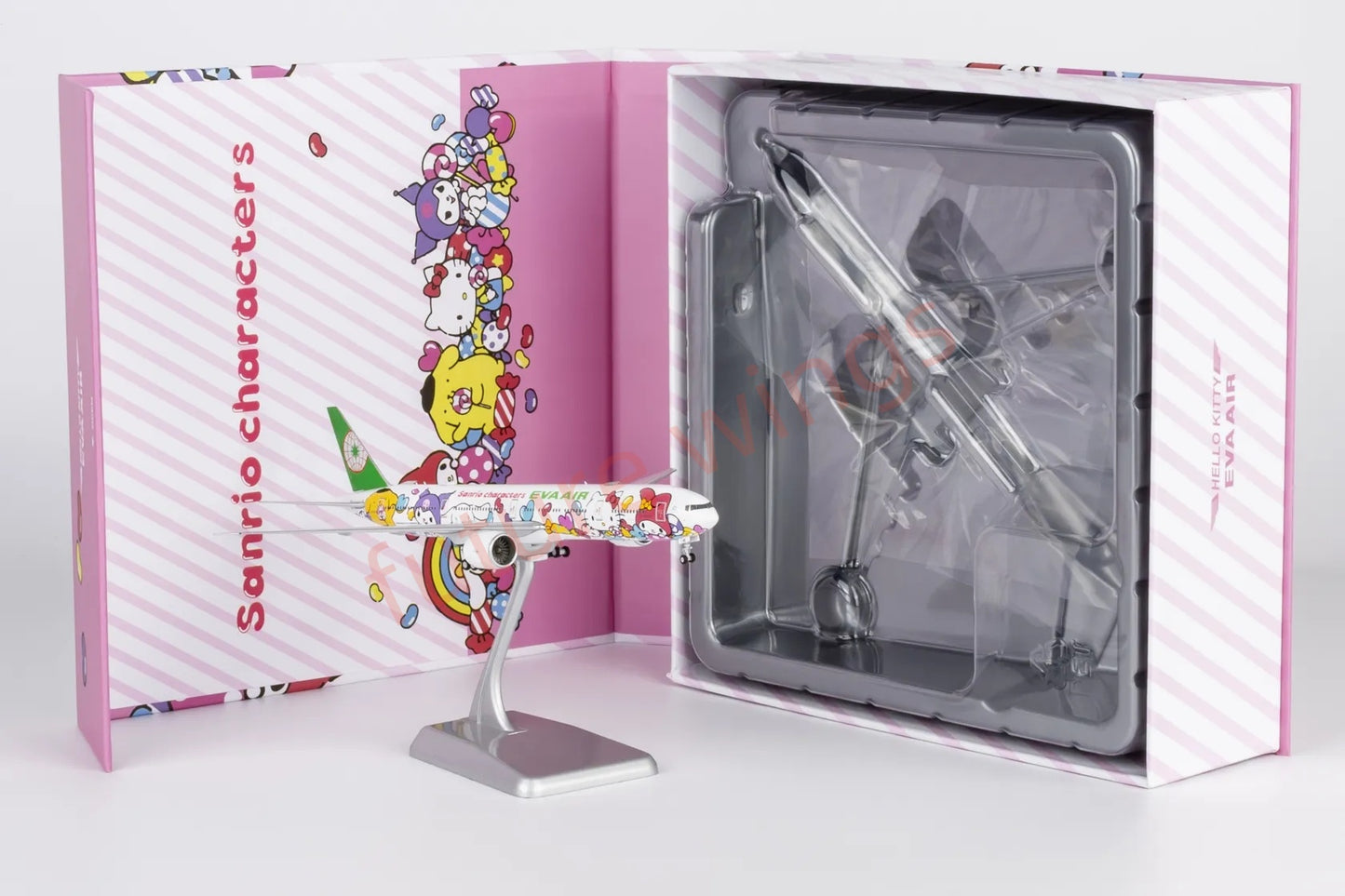 1:400 NG Models NG73073 EVA Air B777-300ER B-16740 "Hello Kitty""Luxury Package" Aircraft Model+Free Tractor