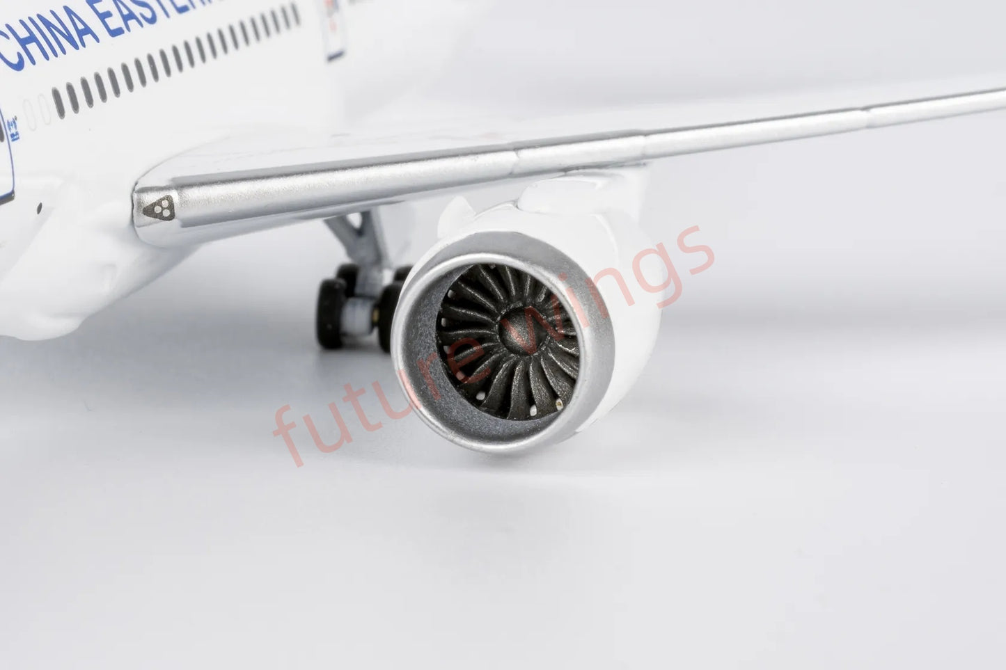 1:400 NG Models NG55138 China Eastern Airlines B787-9 B-206K Aircraft Model+Free Tractor