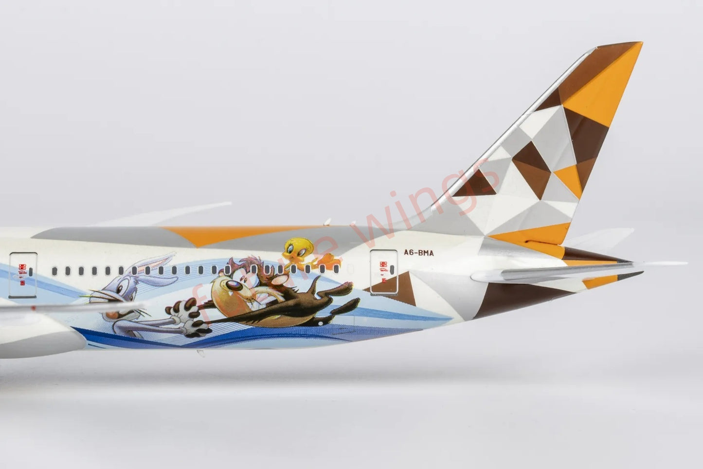 1:400 NG Models NG56031 Etihad Airways B787-10 A6-BMA Aircraft Model+Free Tractor