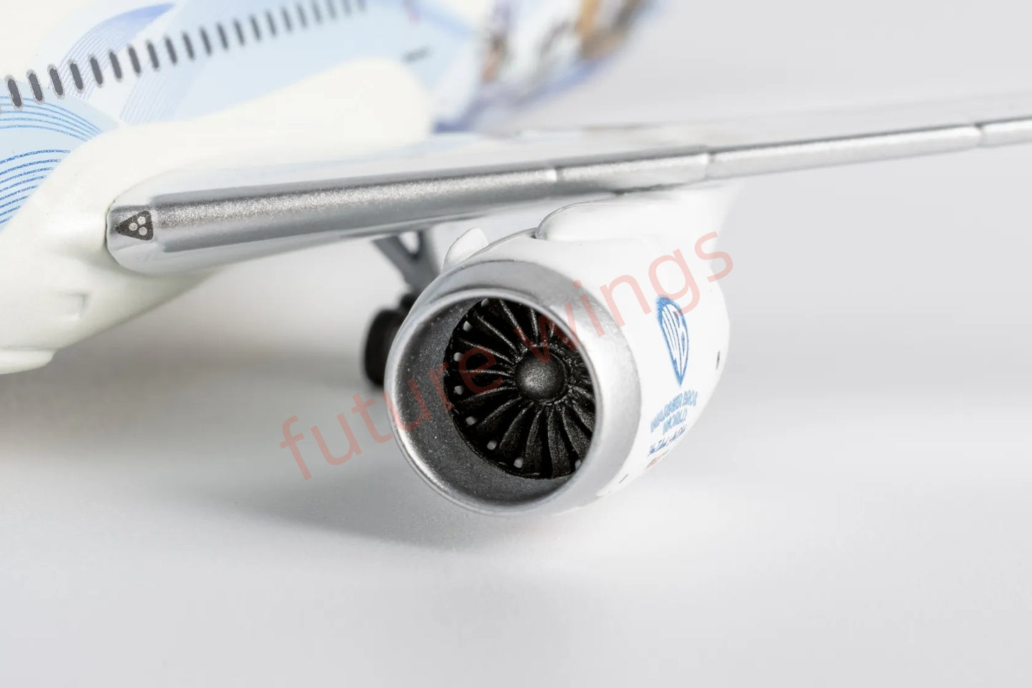 1:400 NG Models NG56031 Etihad Airways B787-10 A6-BMA Aircraft Model+Free Tractor