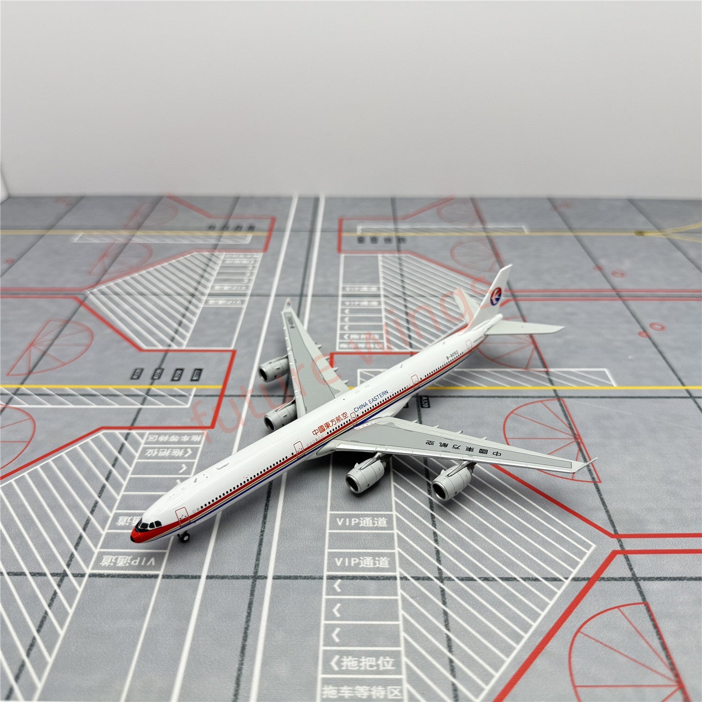 1:400 YY Wings China Eastern Airlines A340-600 B-6052 Aircraft Model+Free Tractor