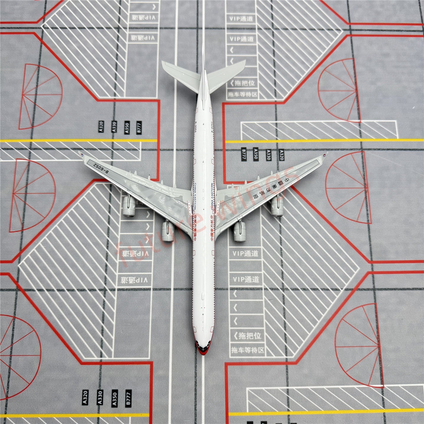 1:400 YY Wings China Eastern Airlines A340-600 B-6052 Aircraft Model+Free Tractor