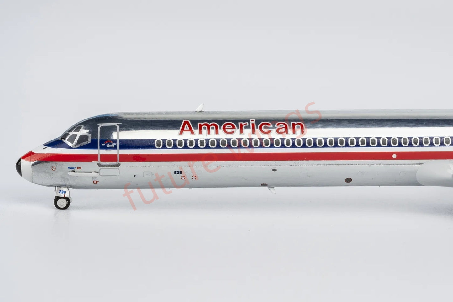1:400 NG Models NG83008 American Airlines MD-82 N236AA Aircraft Model+Free Tractor