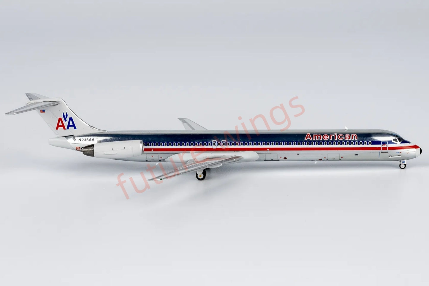 1:400 NG Models NG83008 American Airlines MD-82 N236AA Aircraft Model+Free Tractor