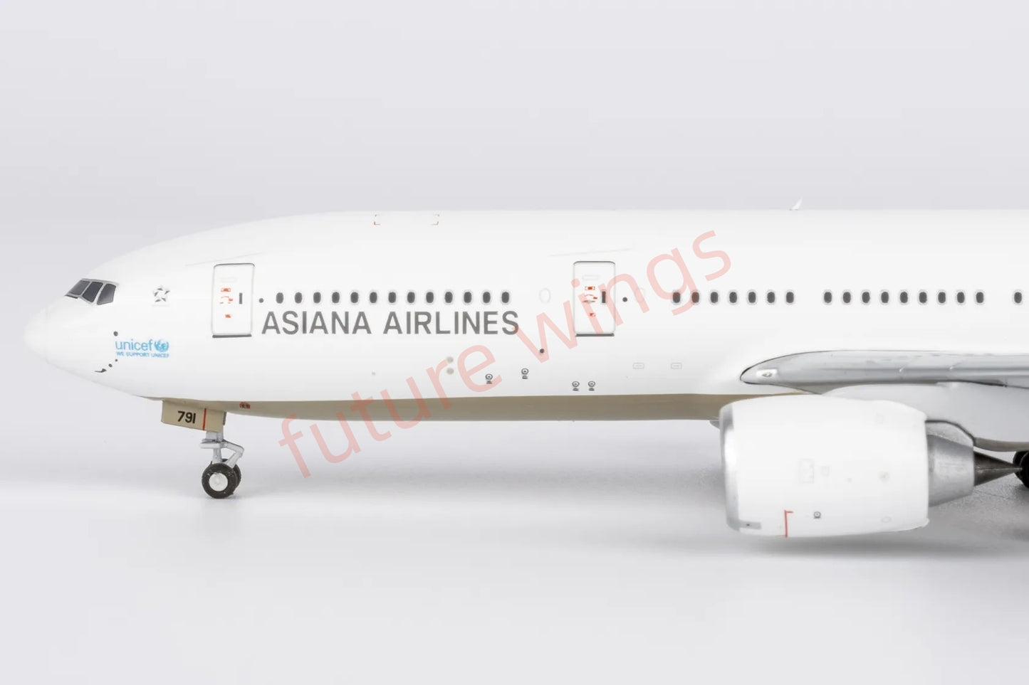 1:400 NG Models NG72066 Asiana Airlines B777-200ER HL7791 Aircraft Model+Free Tractor