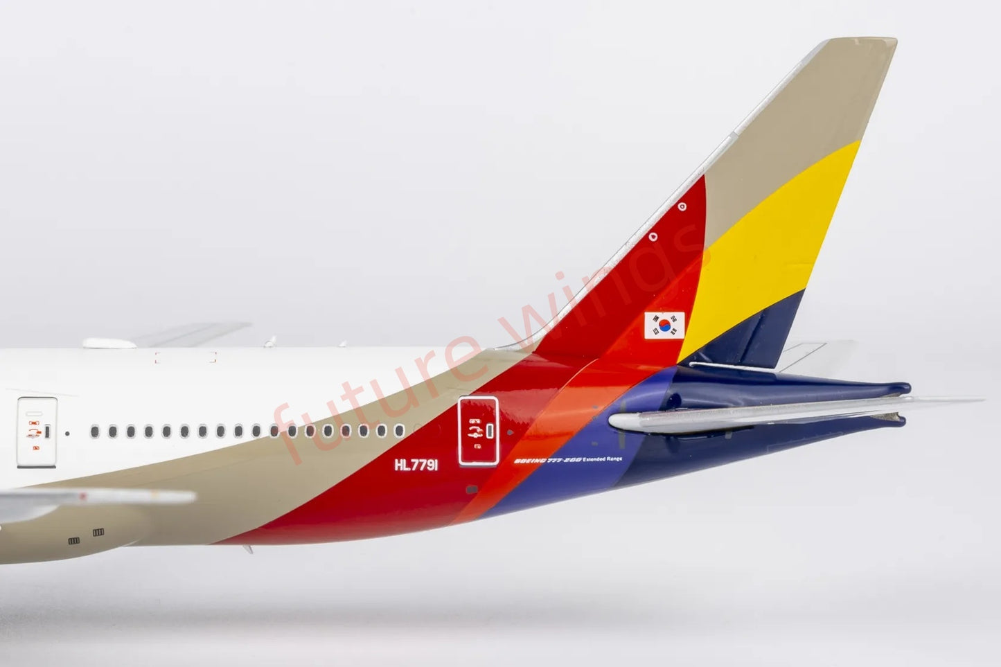 1:400 NG Models NG72066 Asiana Airlines B777-200ER HL7791 Aircraft Model+Free Tractor