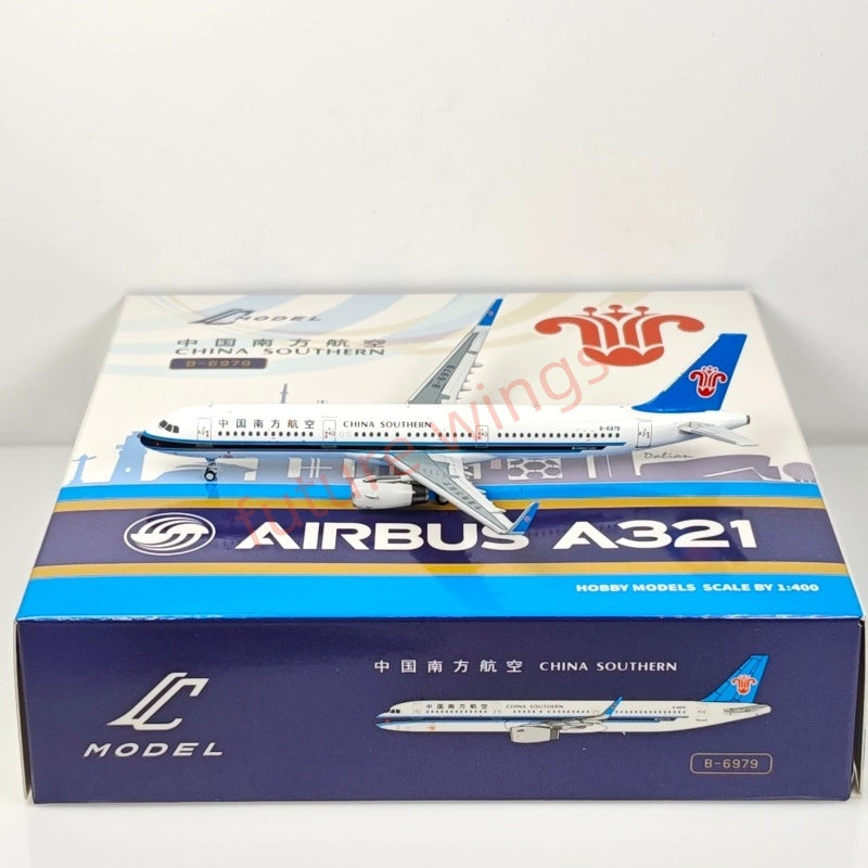 1:400 C model China Southern Airlines A321 B-6979 Aircraft Model+Free Tractor