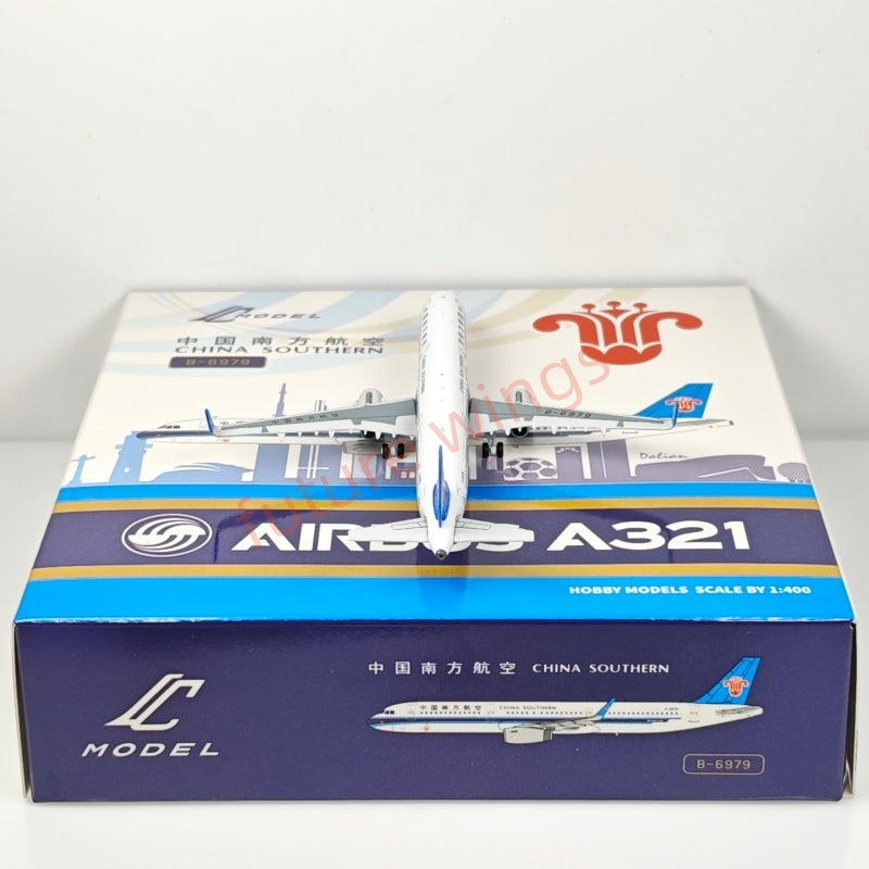 1:400 C model China Southern Airlines A321 B-6979 Aircraft Model+Free Tractor