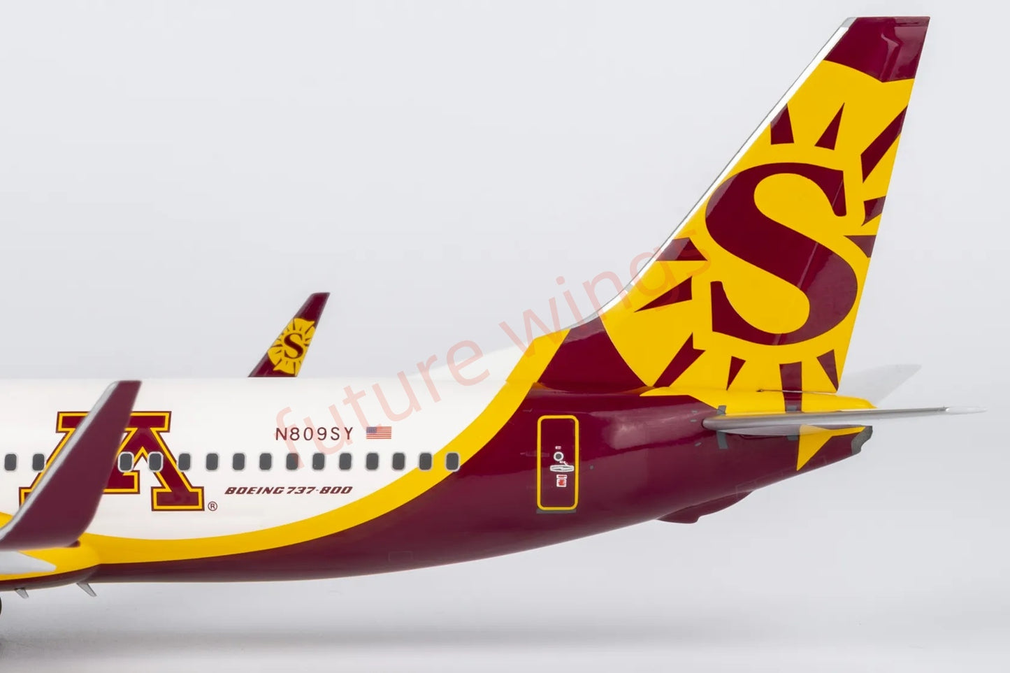 1:200 NG Models NG08049 Sun Country Airlines B737-800 N809SY Diecast Aircraft Model