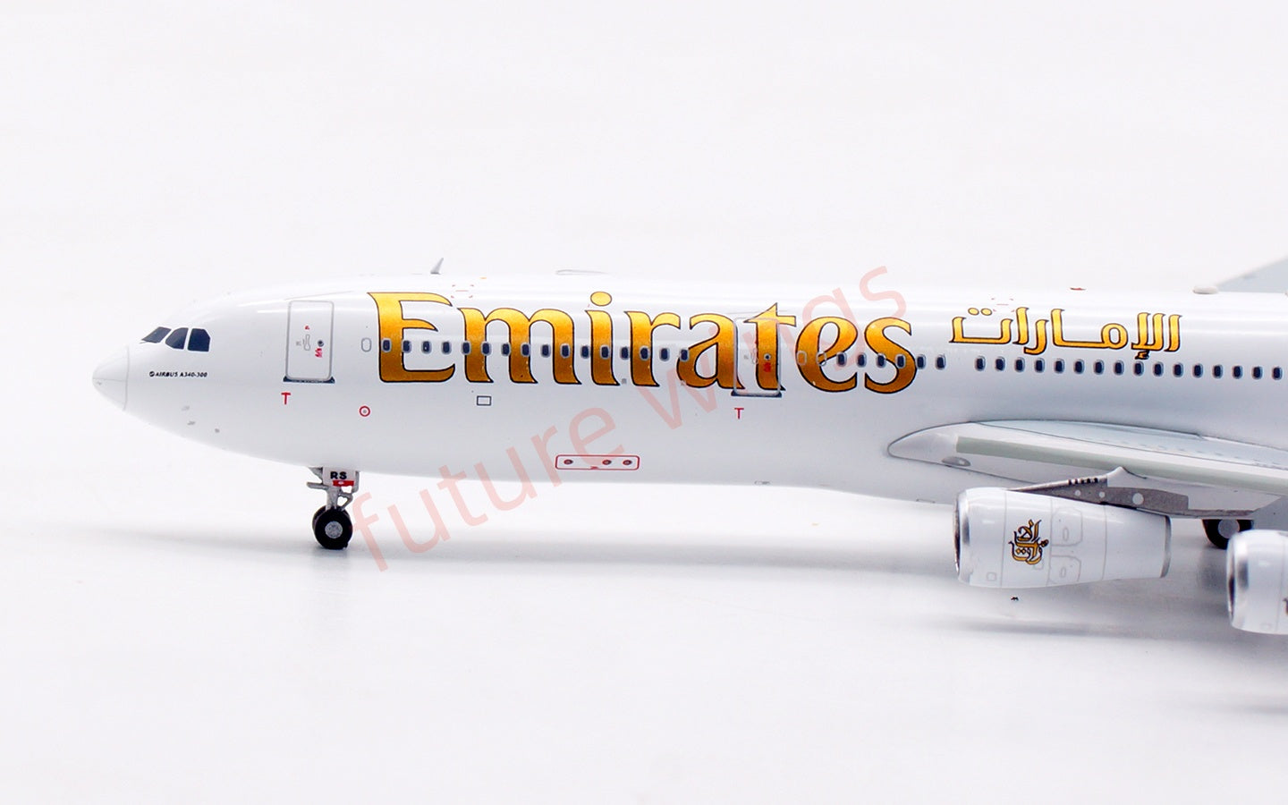 1:400 Aviation400 Emirates Airways A340-300 A6-ERS Aircraft Model Free Tractor+Stand