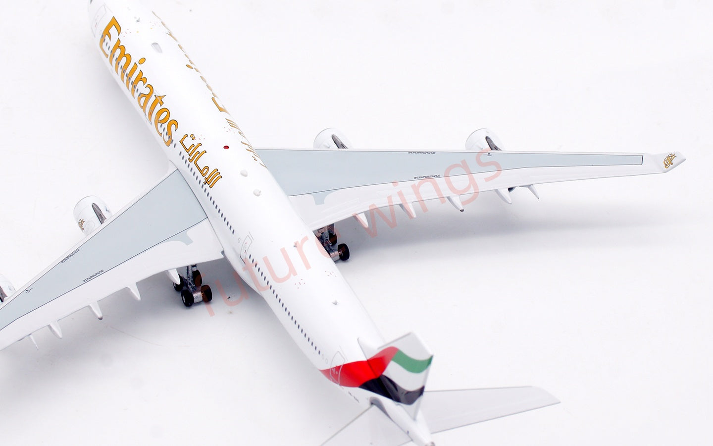 1:400 Aviation400 Emirates Airways A340-300 A6-ERS Aircraft Model Free Tractor+Stand