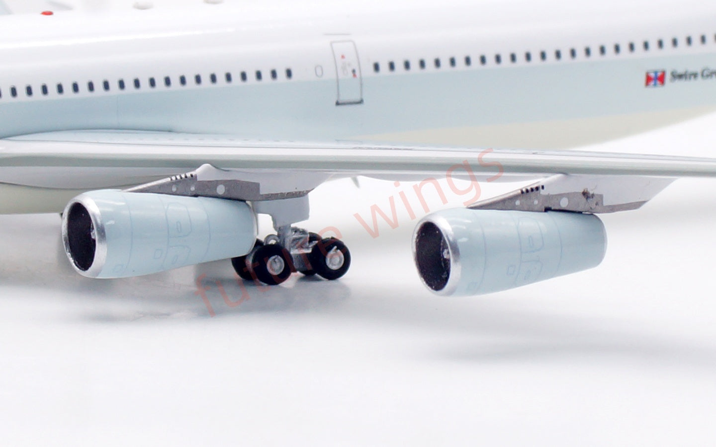 1:400 Aviation400 Cathay Pacific A340-300 B-HMX Aircraft Model Free Tractor+Stand