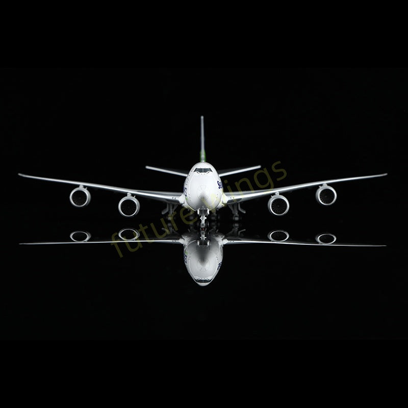 1:400 HX Models Seattle Seahawks B747-8F N770BA/N841BA Aircraft Model Free Tractor+Stand