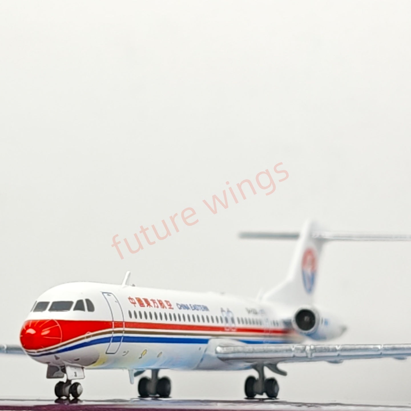 1:400 UC Model China Eastern Airlines Fokker100 B-2231 B-2233 Aircraft Model+Free Tractor