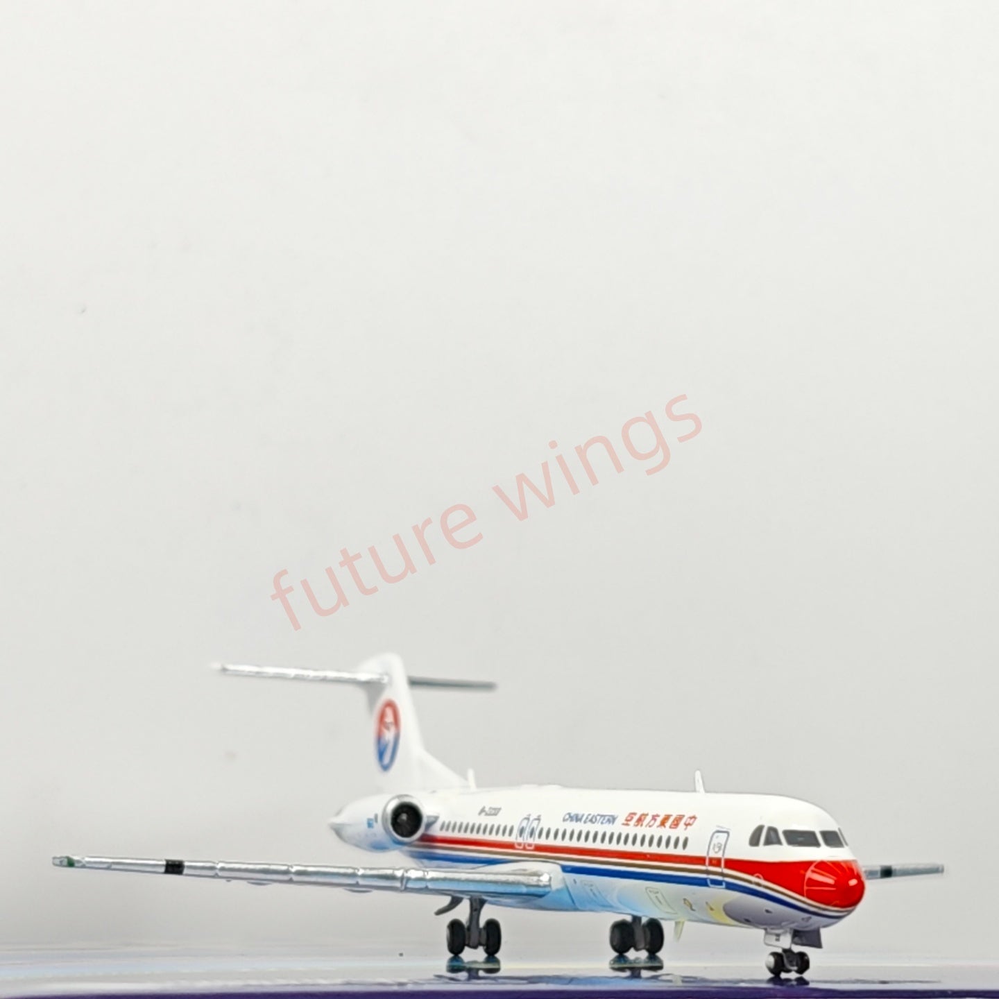 1:400 UC Model China Eastern Airlines Fokker100 B-2231 B-2233 Aircraft Model+Free Tractor