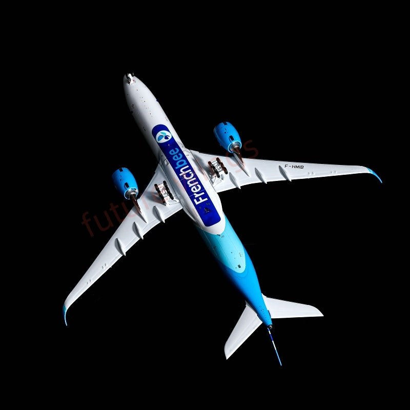 1:400 AeroPolaris French bee A350-1000 F-HMIB Aircraft Model+Free Tractor