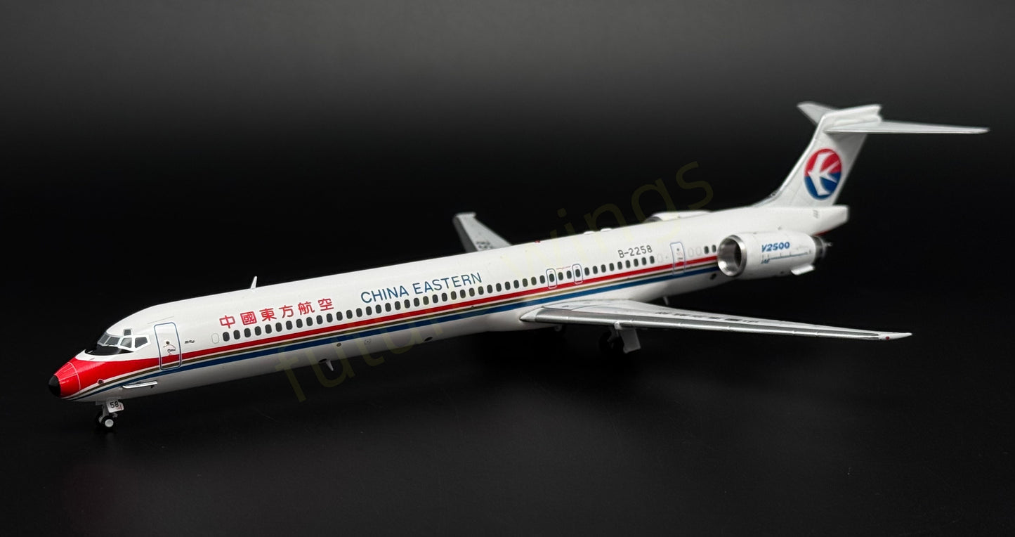 1:200 KJ Model（JC Wings) China Eastern MD-90 B-2258 Diecast Aircraft Model