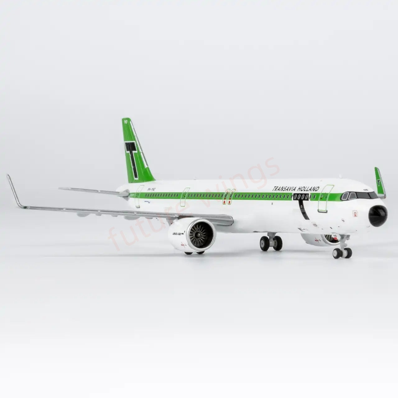 1:400 NG Models NG13139 Transavia Airlines A321neo PH-YHD Aircraft Model+Free Tractor