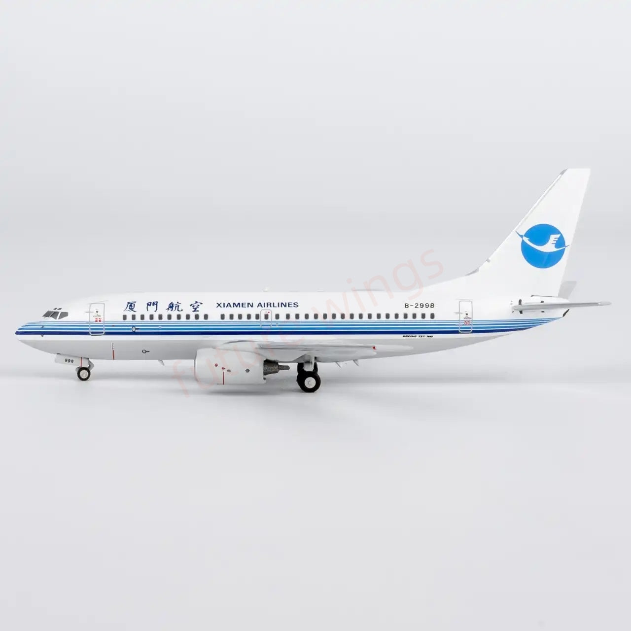 1:400 NG Models NG64138 XiamenAir B737-700 B-2998 Aircraft Model+Free Tractor