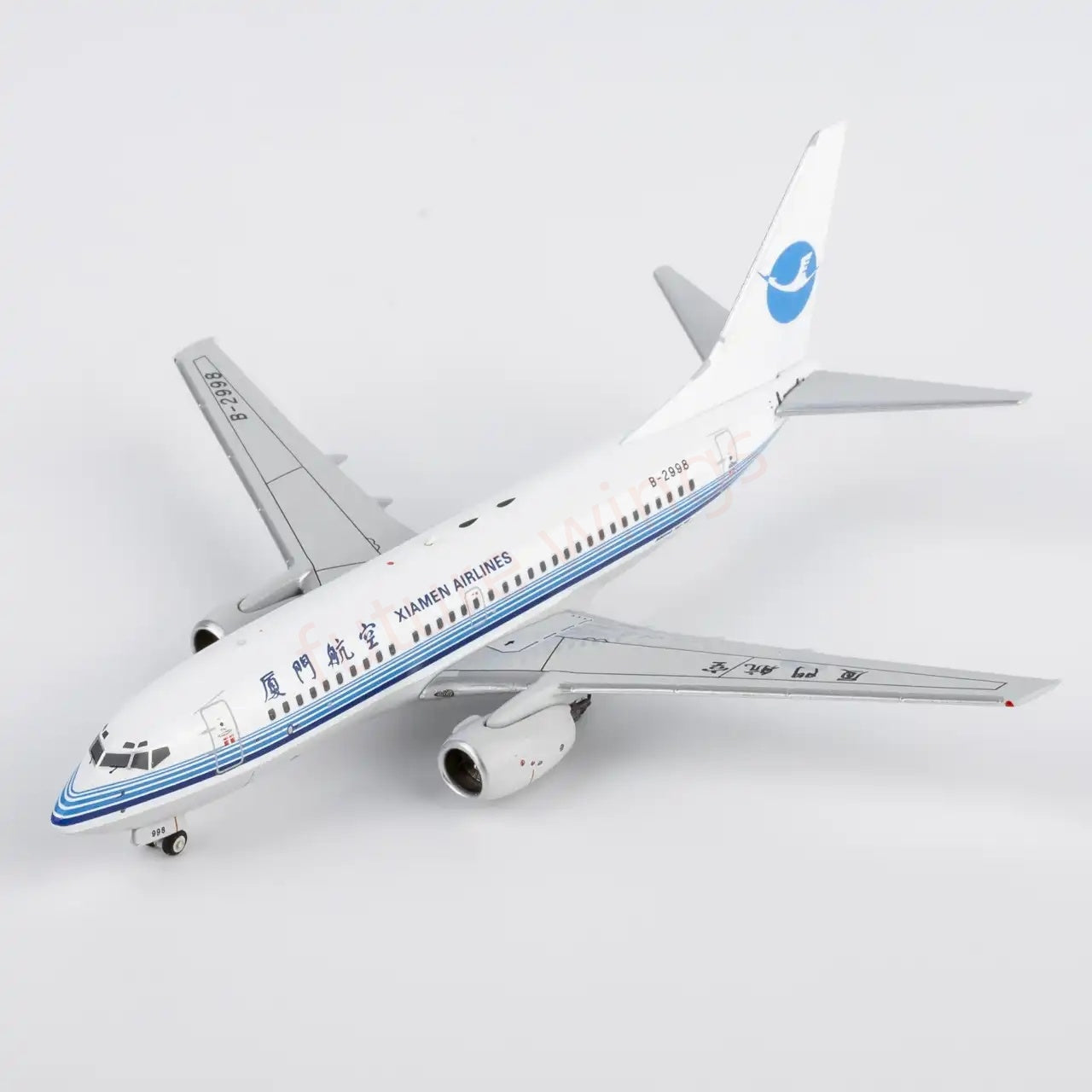 1:400 NG Models NG64138 XiamenAir B737-700 B-2998 Aircraft Model+Free Tractor