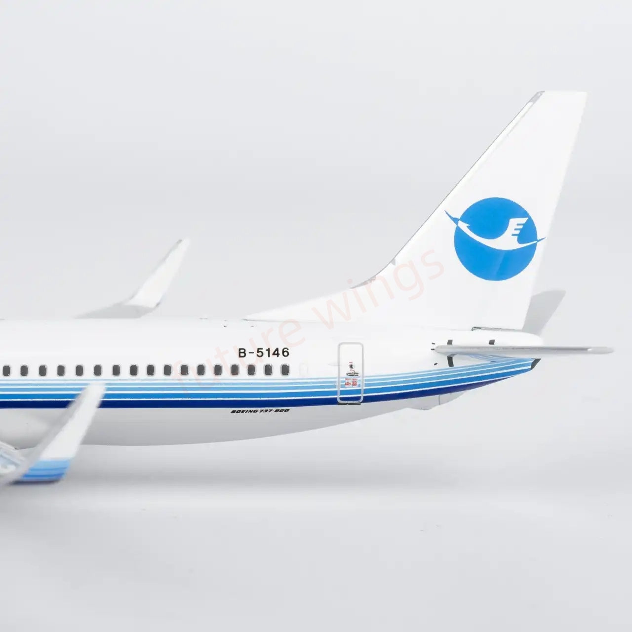 1:400 NG Models NG64155 XiamenAir B737-800 B-5146 Aircraft Model+Free Tractor