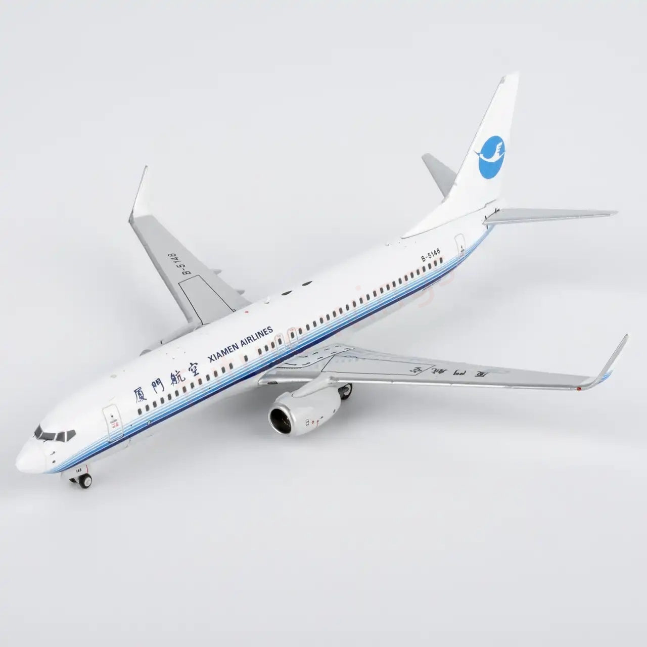 1:400 NG Models NG64155 XiamenAir B737-800 B-5146 Aircraft Model+Free Tractor